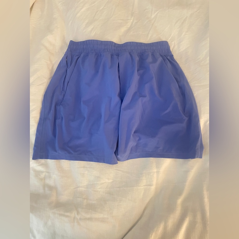 Lululemon men’s large shorts
